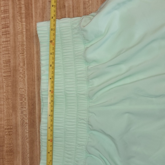 NWT WOMENS NIKE ONE DRI-FIT LINED SHORTS GREEN, SIZE M - Picture 8 of 13